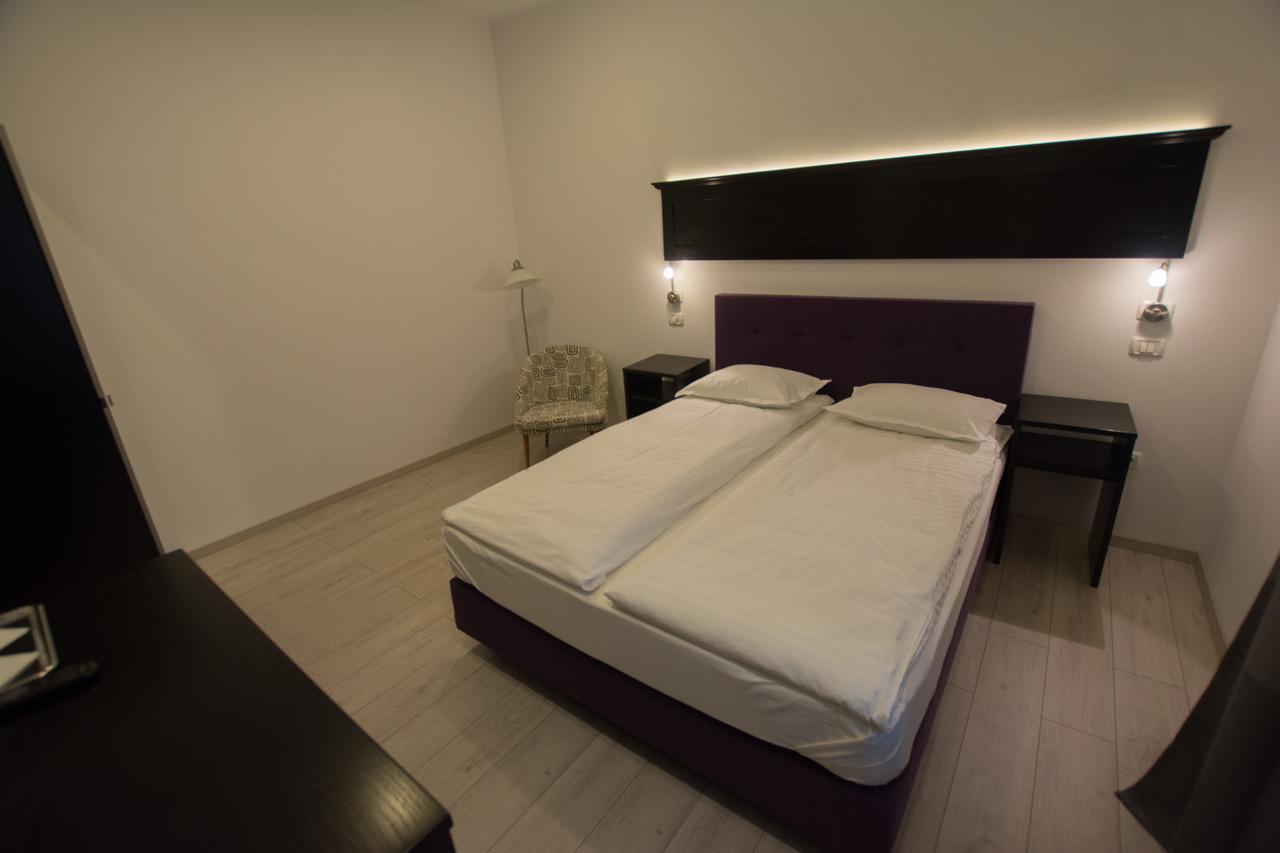 Casa Branga Bed and Breakfast Deva Buitenkant foto